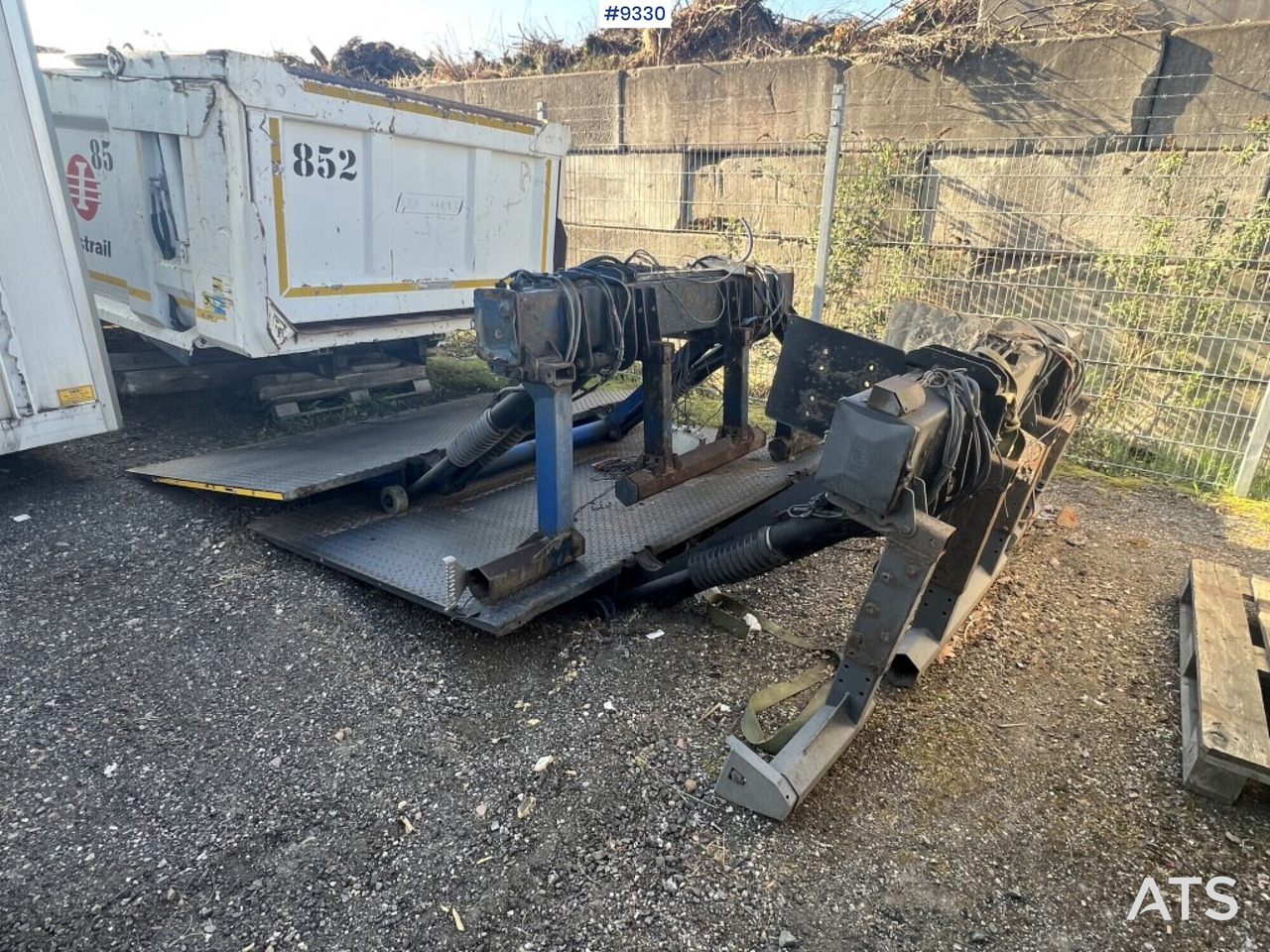 Tail lift Zepro Z2000-175MA - Trampilla elevadora: foto 1 Tail lift Zepro Z2000-175MA - Trampilla elevadora: foto 1