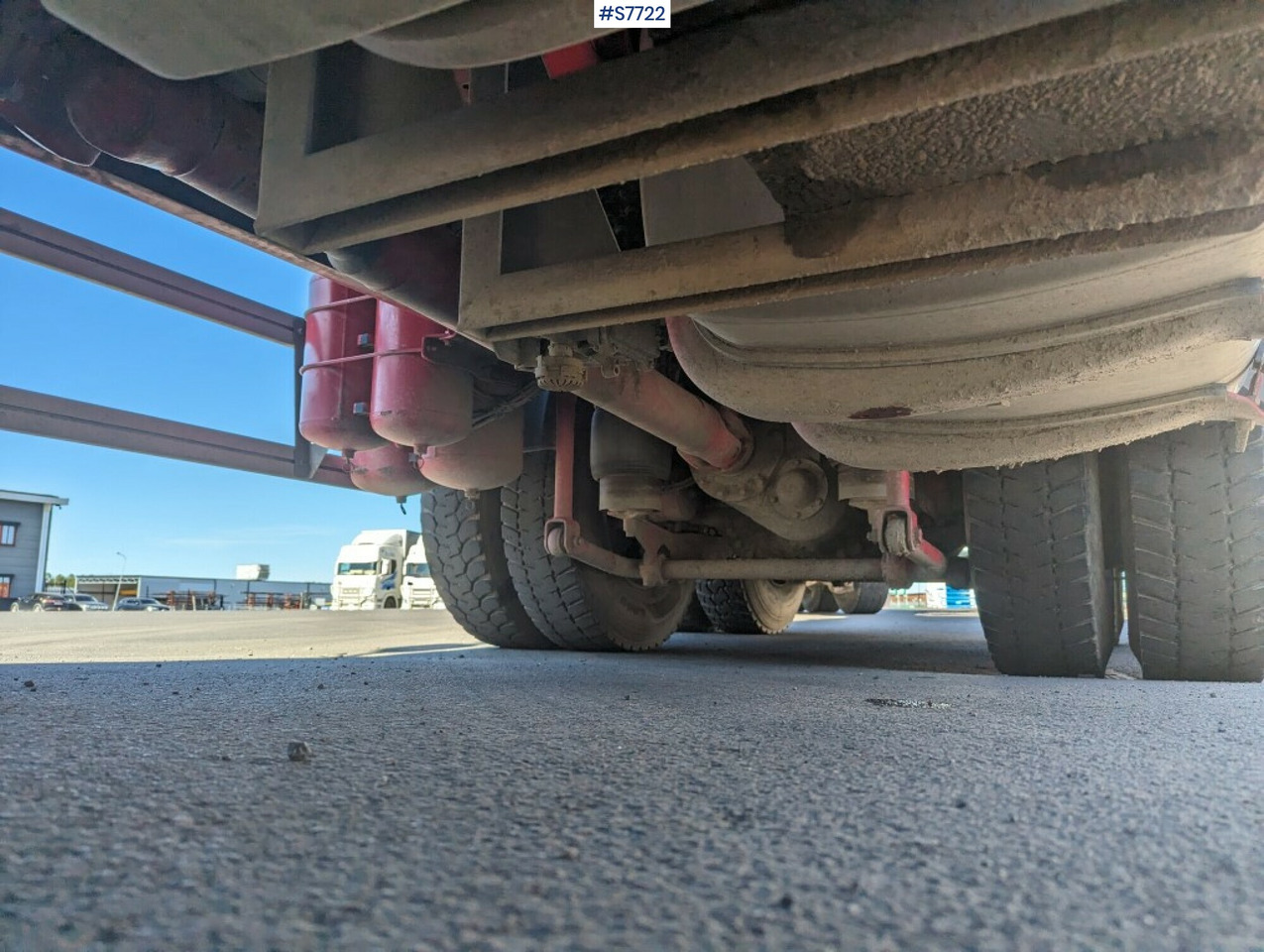 Tipper Truck DAF FAT XF530Z - Camión volquete: foto 4 Tipper Truck DAF FAT XF530Z - Camión volquete: foto 4