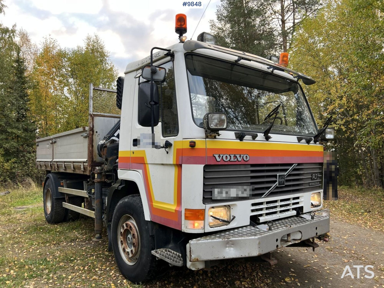 VOLVO FL7 4X2 Crane truck/Dump truck with Hiab071 crane - Camión volquete: foto 2 VOLVO FL7 4X2 Crane truck/Dump truck with Hiab071 crane - Camión volquete: foto 2