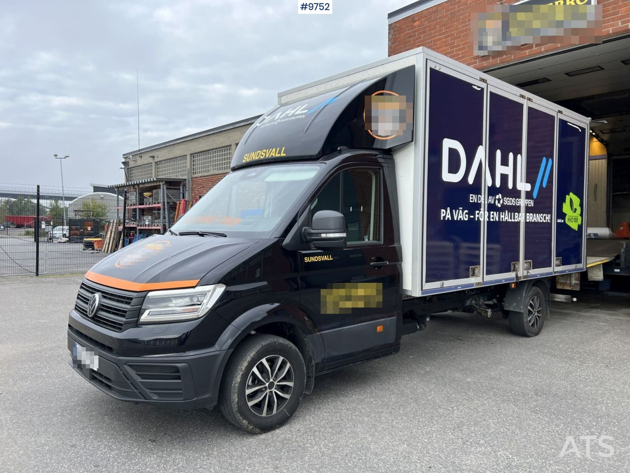 Volkswagen Crafter with tail lift - Furgoneta caja cerrada: foto 1 Volkswagen Crafter with tail lift - Furgoneta caja cerrada: foto 1