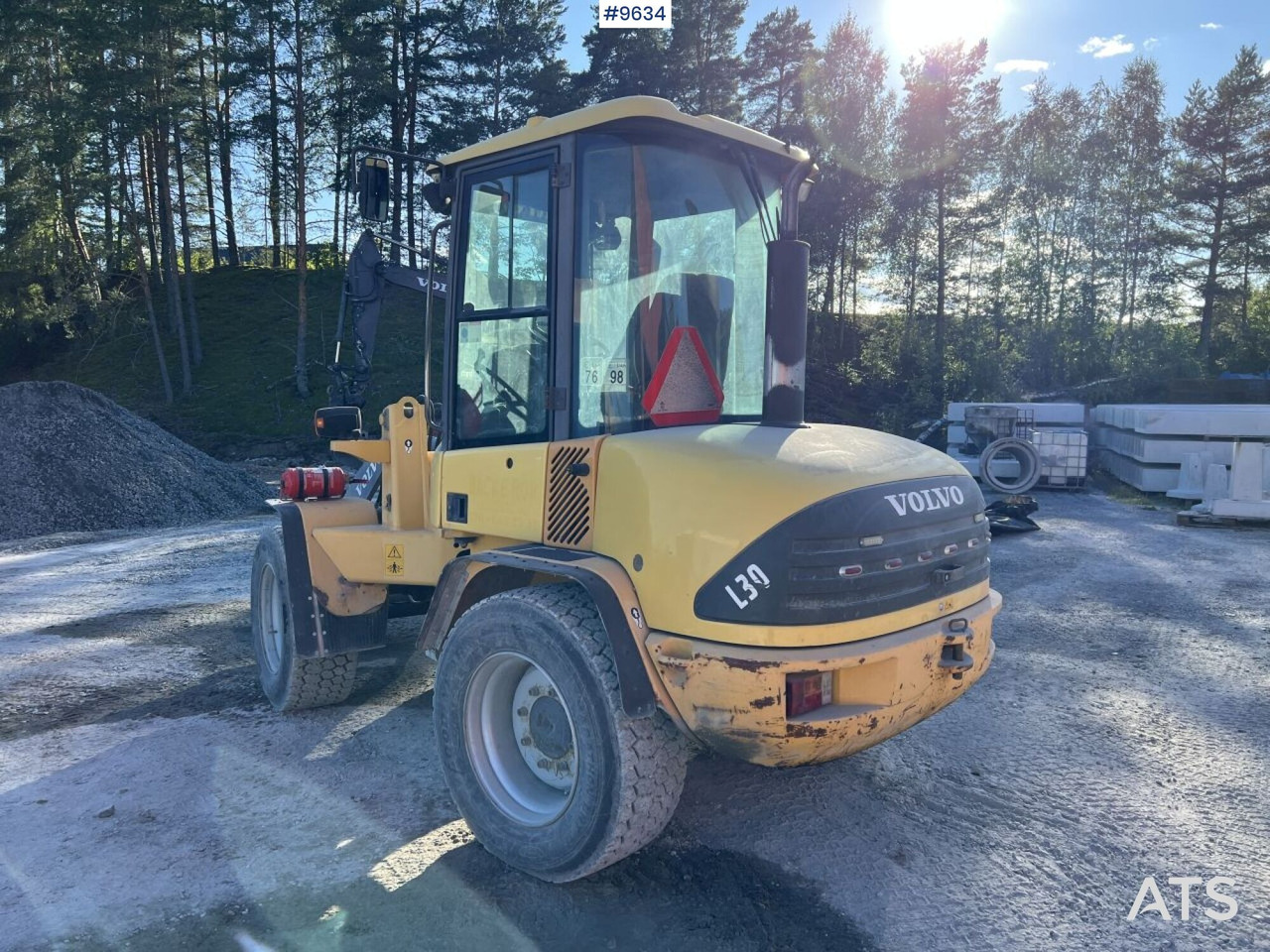 Volvo L30Z Wheel loader with multiple attachments - Cargadora de ruedas: foto 4 Volvo L30Z Wheel loader with multiple attachments - Cargadora de ruedas: foto 4