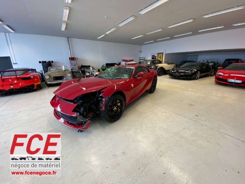 Ferrari 812 SUPERFAST / ROSSO 70ANNI endommagé - Coche: foto 1 Ferrari 812 SUPERFAST / ROSSO 70ANNI endommagé - Coche: foto 1