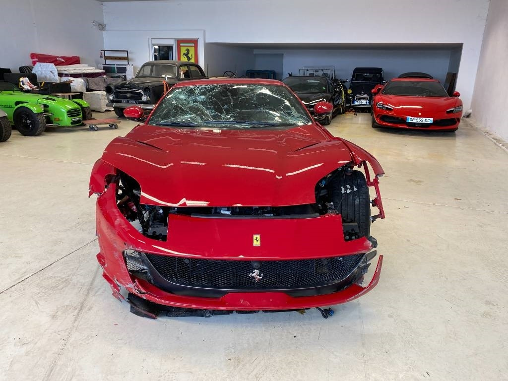 Ferrari 812 SUPERFAST / ROSSO 70ANNI endommagé - Coche: foto 3 Ferrari 812 SUPERFAST / ROSSO 70ANNI endommagé - Coche: foto 3