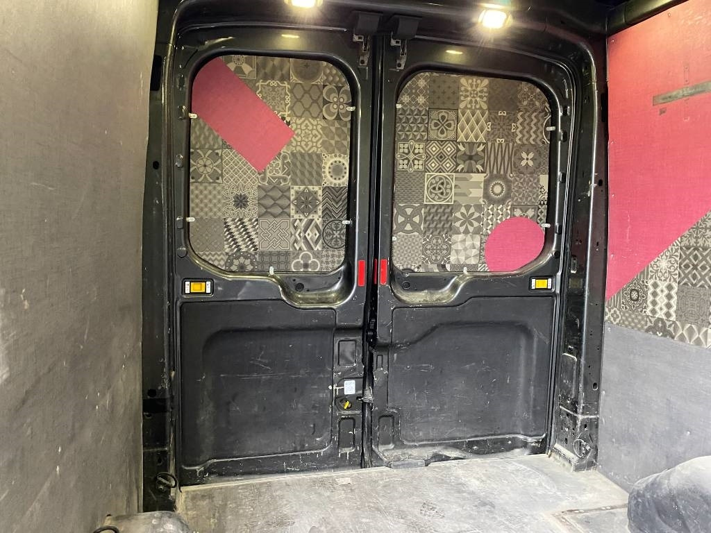 Furgoneta caja cerrada Ford TRANSIT L2H2 2.0 TDCI EcoBlue 130 A Réparer: foto 37