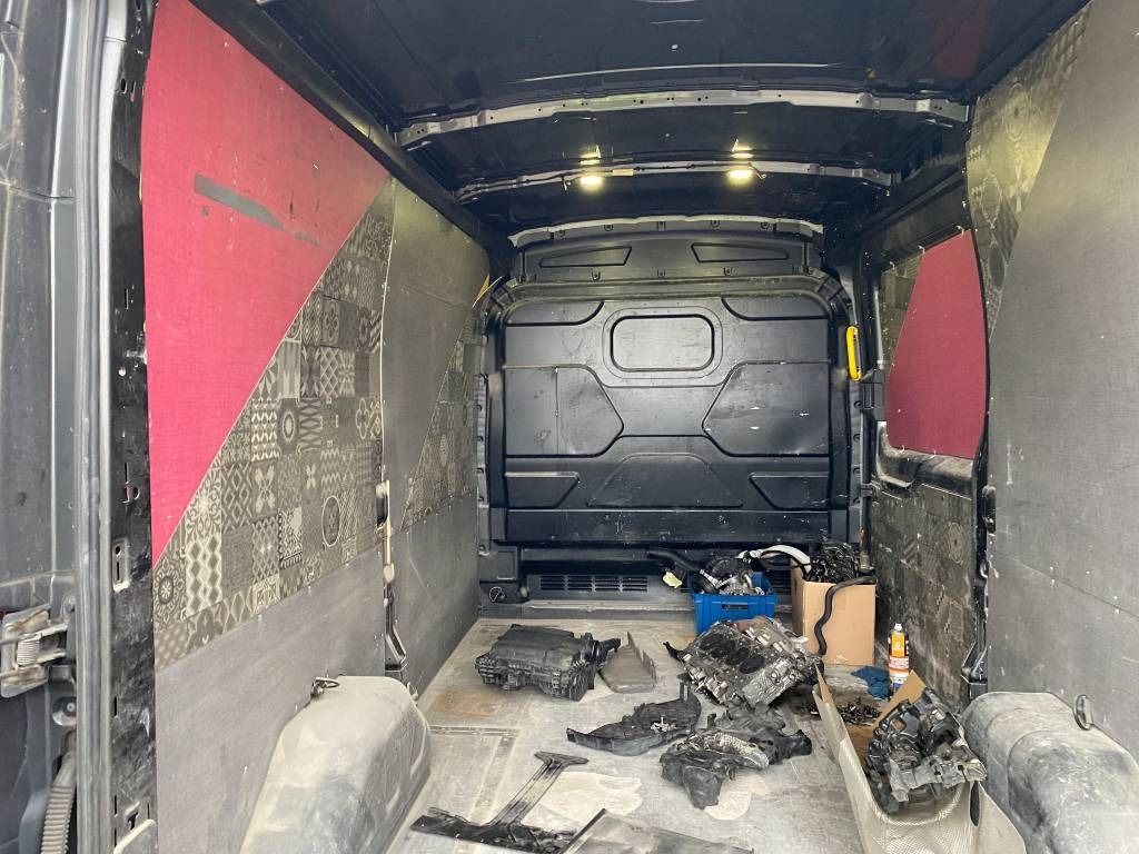 Furgoneta caja cerrada Ford TRANSIT L2H2 2.0 TDCI EcoBlue 130 A Réparer: foto 25