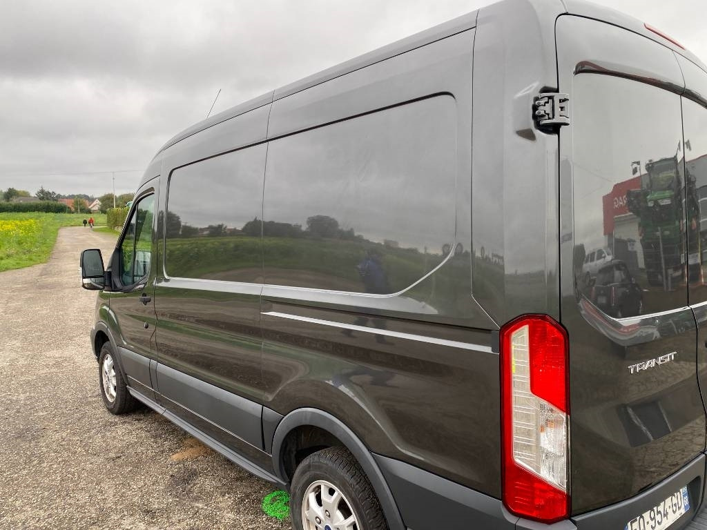 Furgoneta caja cerrada Ford TRANSIT L2H2 2.0 TDCI EcoBlue 130 A Réparer: foto 19