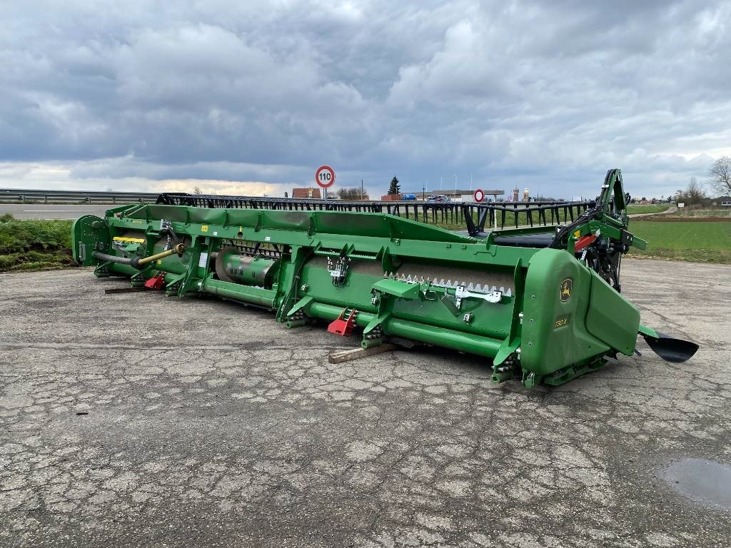 John Deere 730 X Origine Françaises endommagée - Accesorios para cosechadoras: foto 4 John Deere 730 X Origine Françaises endommagée - Accesorios para cosechadoras: foto 4