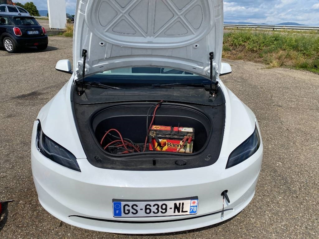 Coche Tesla MODEL 3 5YJ3 Carte Grise Française endommagée: foto 19