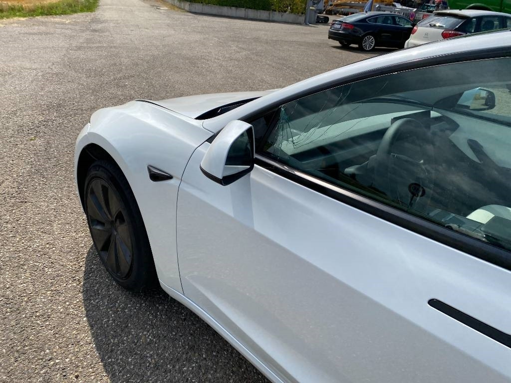 Coche Tesla MODEL 3 5YJ3 Carte Grise Française endommagée: foto 25