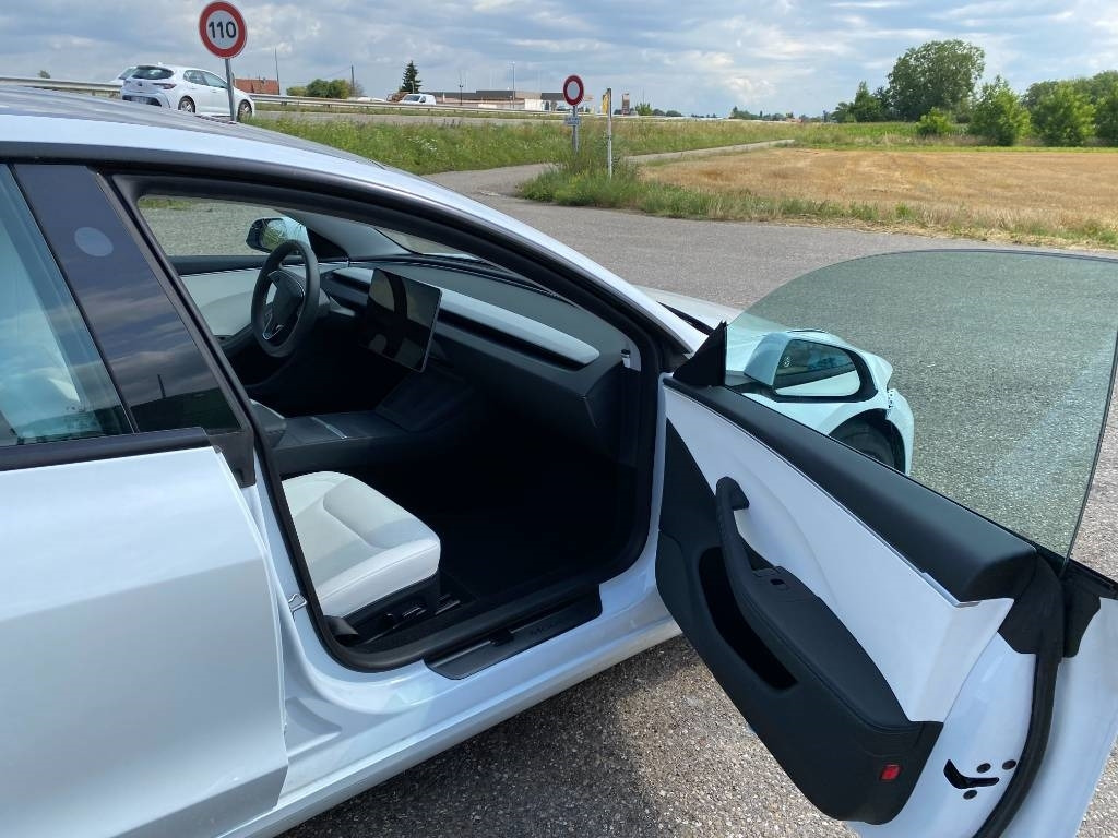 Coche Tesla MODEL 3 5YJ3 Carte Grise Française endommagée: foto 45