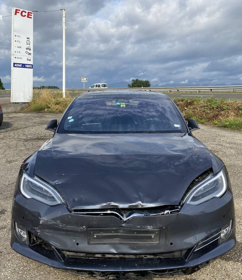 Tesla MODEL S 100D Carte Grise Française endommagée - Coche: foto 2 Tesla MODEL S 100D Carte Grise Française endommagée - Coche: foto 2