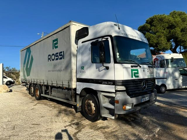 Mercedes ACTROS 2535 PLATEAU RIDELLE BACHE HAYON - Camión lona: foto 1 Mercedes ACTROS 2535 PLATEAU RIDELLE BACHE HAYON - Camión lona: foto 1