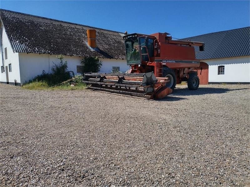Case IH 1680 E 22 fod skærebord og ekstra bredde hjul - Cosechadora de granos: foto 2 Case IH 1680 E 22 fod skærebord og ekstra bredde hjul - Cosechadora de granos: foto 2