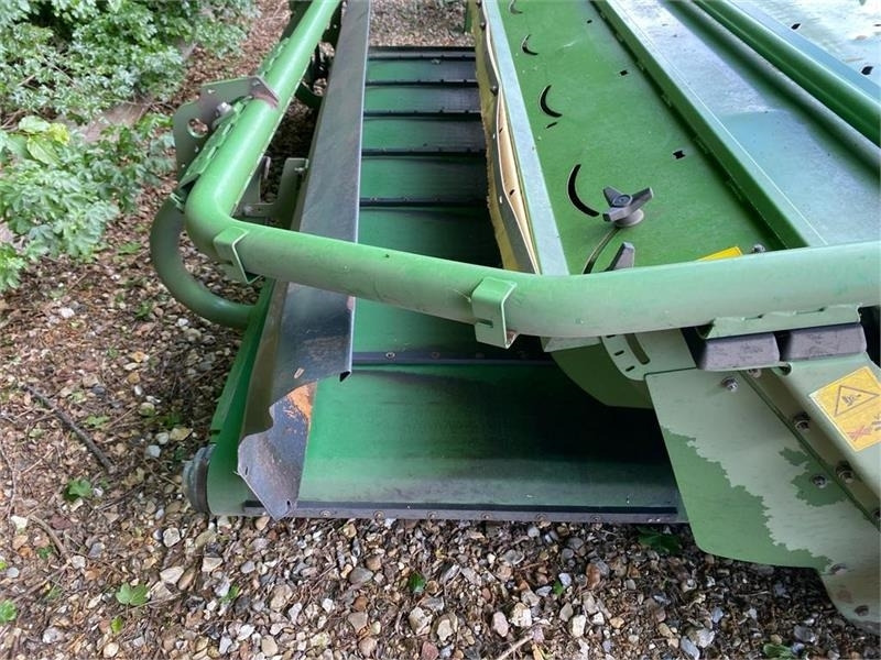 Krone Easycut Collect B 1000CV + F360 CV - Cosechadora: foto 5 Krone Easycut Collect B 1000CV + F360 CV - Cosechadora: foto 5