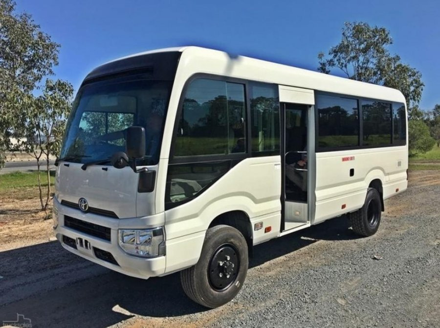 Toyota Coaster 23 SEATS 4x4 4.2L Diesel Manual - Autobús suburbano: foto 1 Toyota Coaster 23 SEATS 4x4 4.2L Diesel Manual - Autobús suburbano: foto 1