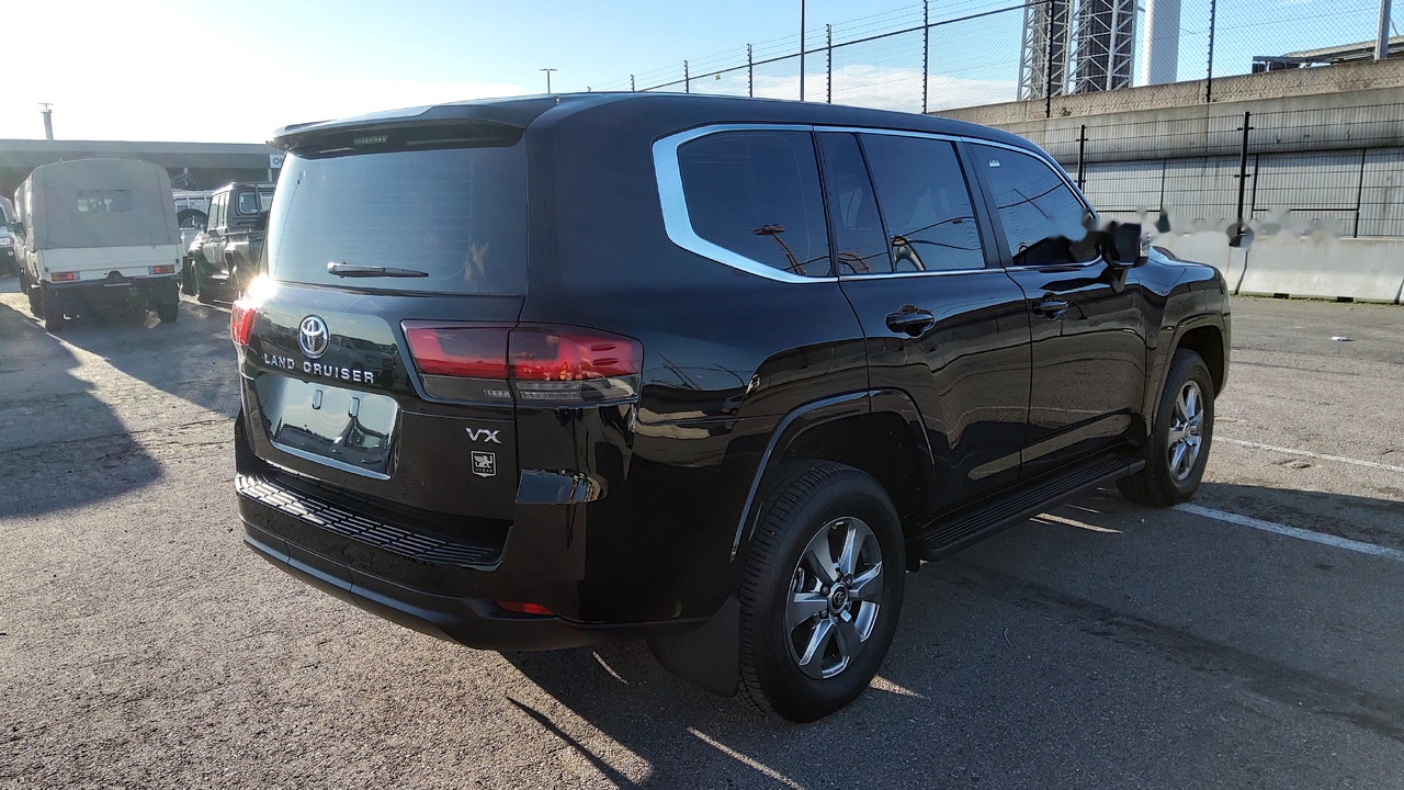 Toyota Land Cruiser 300 V6 VX 7 SEATERS / PLACES 3.5L Petrol Automatic VXVHO - Coche: foto 4 Toyota Land Cruiser 300 V6 VX 7 SEATERS / PLACES 3.5L Petrol Automatic VXVHO - Coche: foto 4