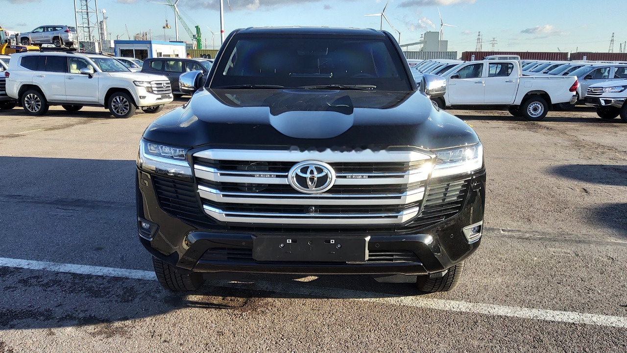 Toyota Land Cruiser 300 V6 VX 7 SEATERS / PLACES 3.5L Petrol Automatic VXVHO - Coche: foto 2 Toyota Land Cruiser 300 V6 VX 7 SEATERS / PLACES 3.5L Petrol Automatic VXVHO - Coche: foto 2