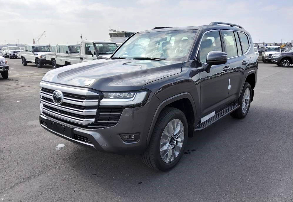 Toyota Land Cruiser 300 V6 VXR ZX 7 SEATERS / PLACES 3.5L Petrol Automatic AEOB - Coche: foto 1 Toyota Land Cruiser 300 V6 VXR ZX 7 SEATERS / PLACES 3.5L Petrol Automatic AEOB - Coche: foto 1