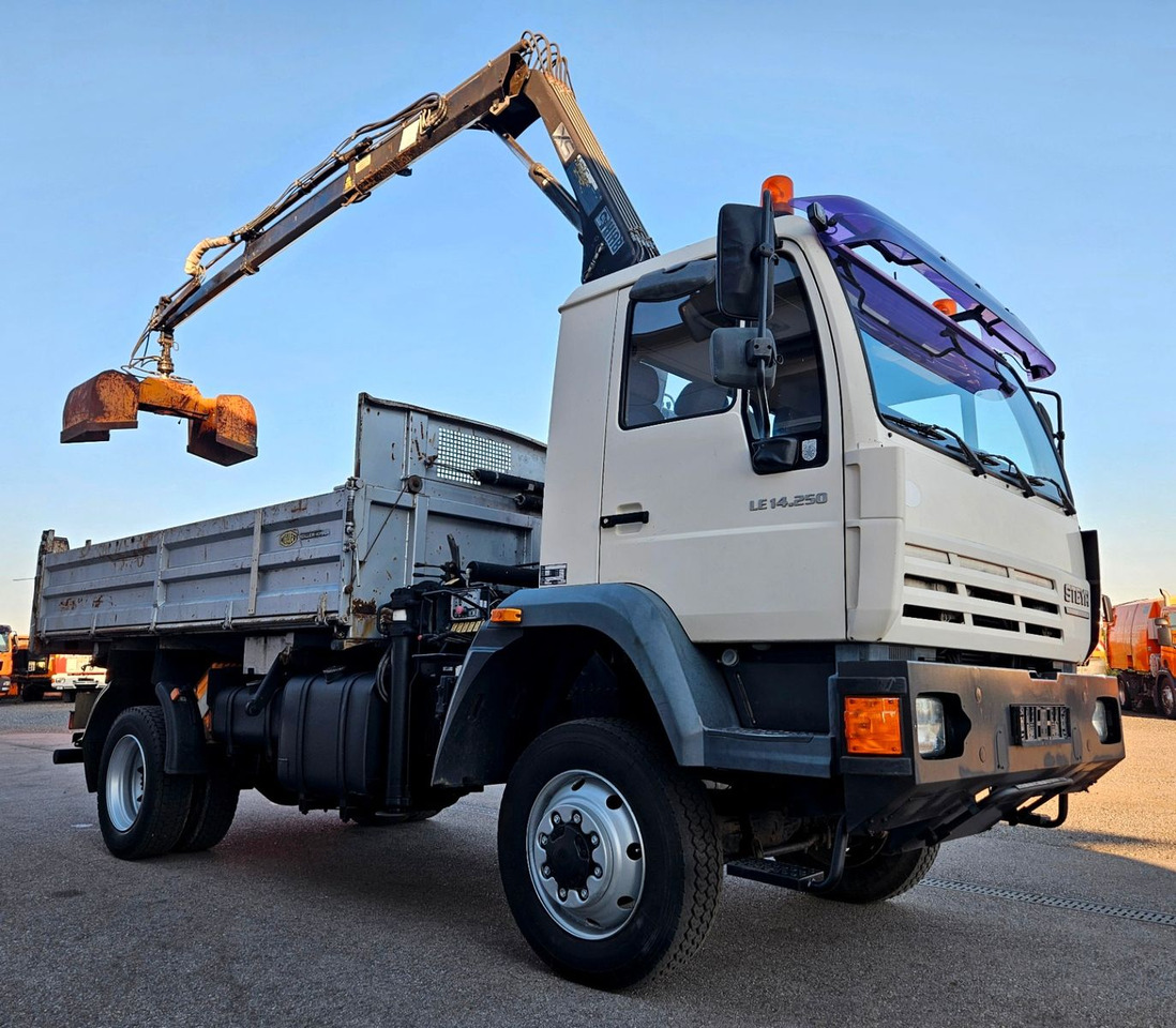 MAN LE 14.250 4x4 HIAB 077BS-2 Kran Greifer - Camión volquete, Camión grúa: foto 3 MAN LE 14.250 4x4 HIAB 077BS-2 Kran Greifer - Camión volquete, Camión grúa: foto 3