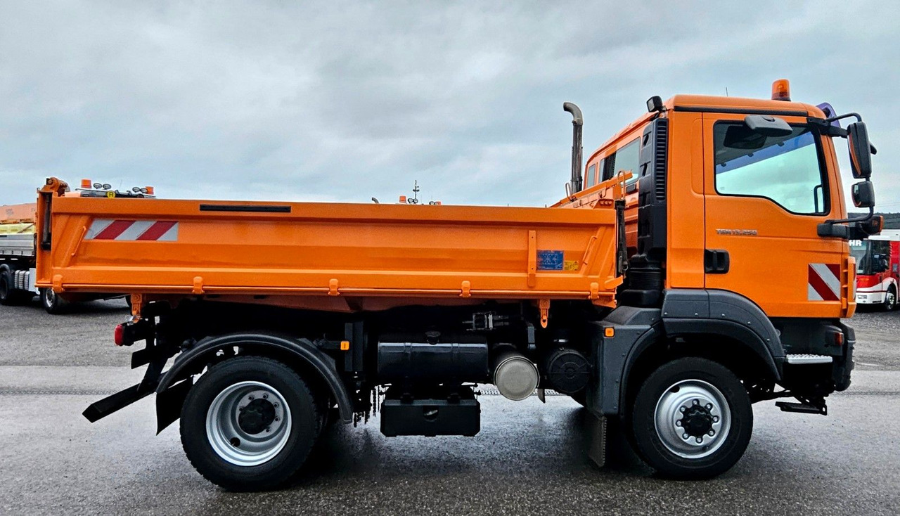 Camión volquete MAN TGM 13.250 4x4 Euro5 Winterdienst: foto 21