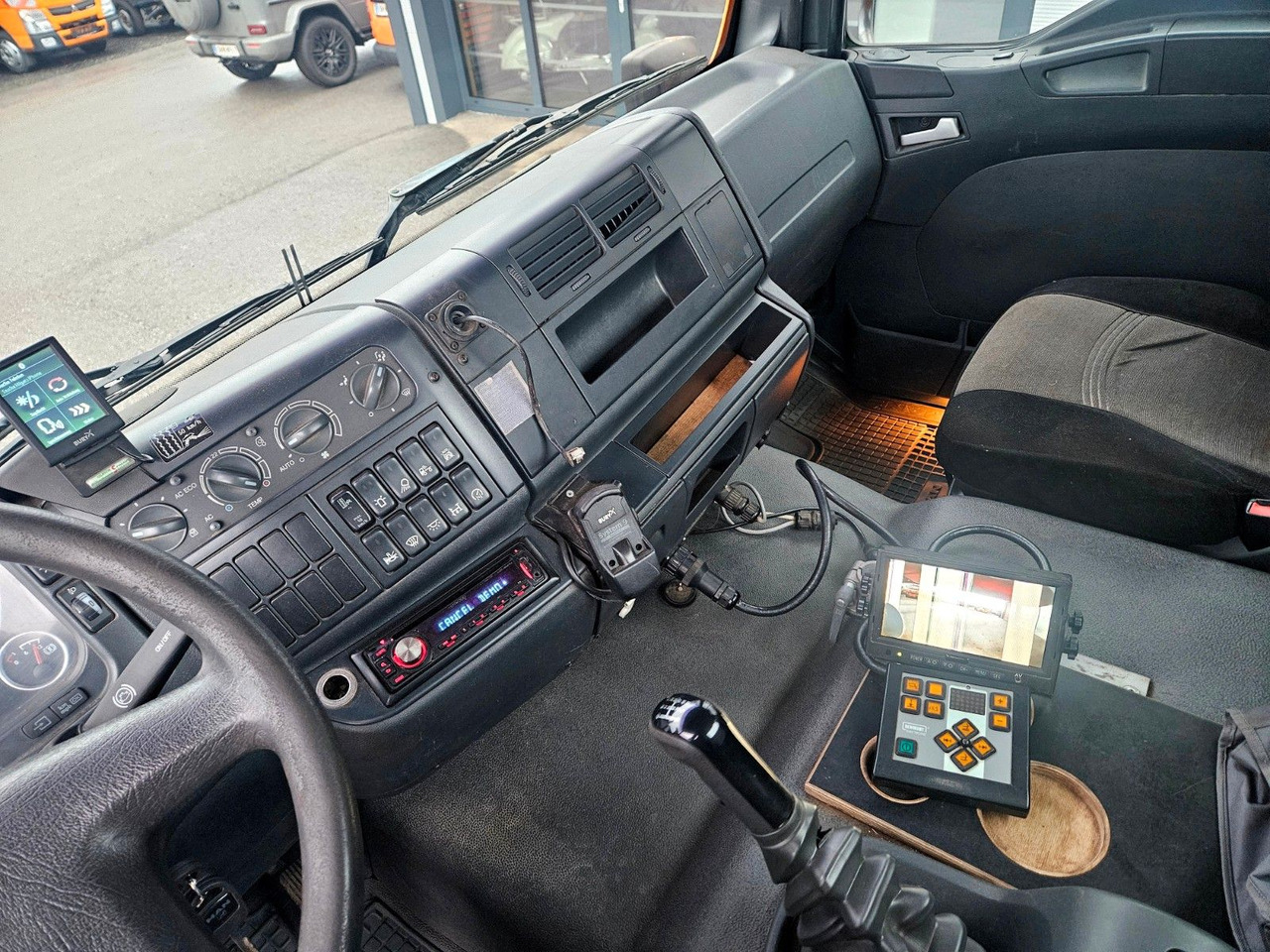 Camión volquete MAN TGM 13.250 4x4 Euro5 Winterdienst: foto 24