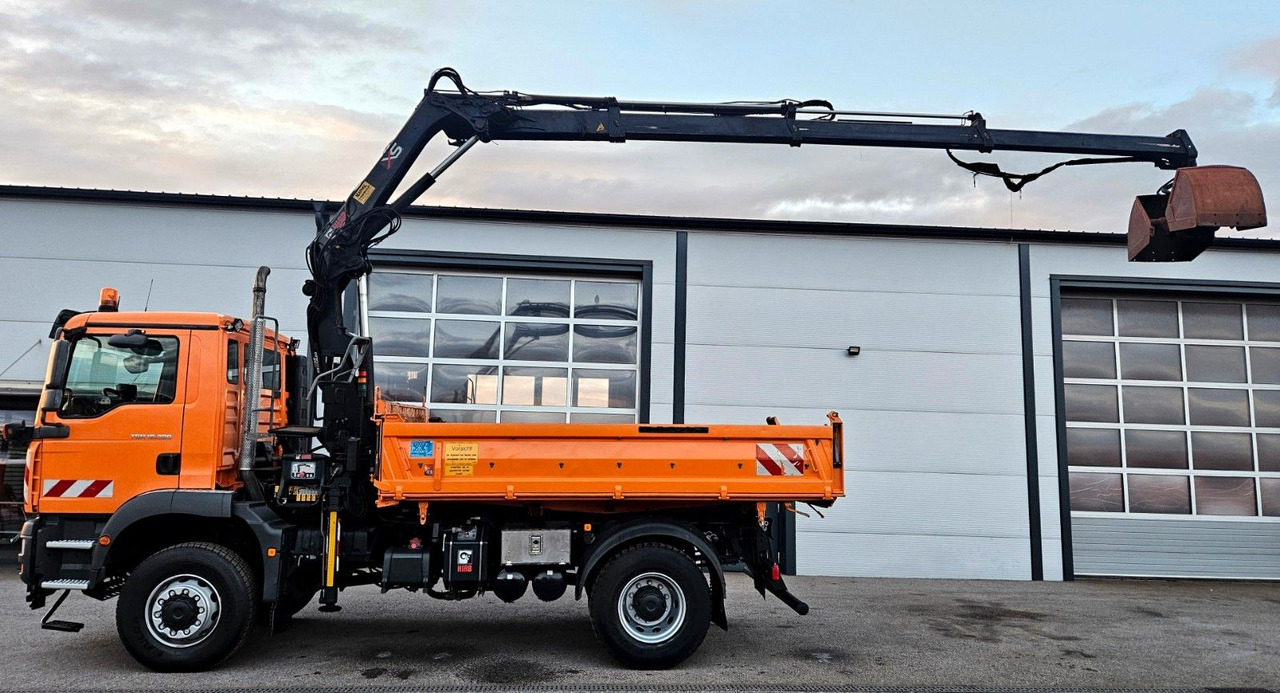 MAN TGM 18.280 4x4 HIAB 111-3 Funk Kran Winterdienst - Camión volquete, Camión grúa: foto 2 MAN TGM 18.280 4x4 HIAB 111-3 Funk Kran Winterdienst - Camión volquete, Camión grúa: foto 2
