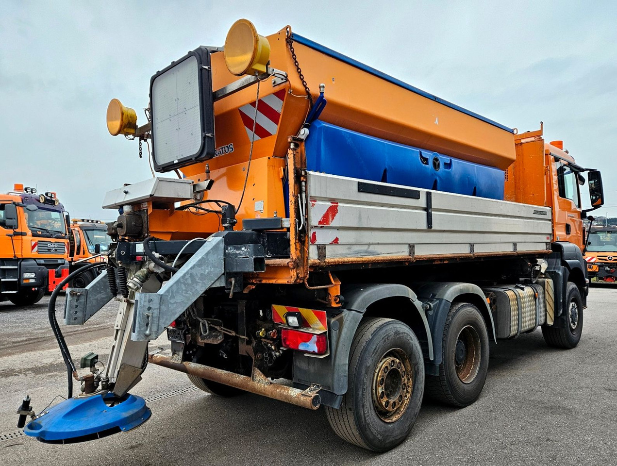 MAN TGS 28.400 6x4-4 BL Winterdienst Schmidt Euro5 - Camión volquete: foto 3 MAN TGS 28.400 6x4-4 BL Winterdienst Schmidt Euro5 - Camión volquete: foto 3