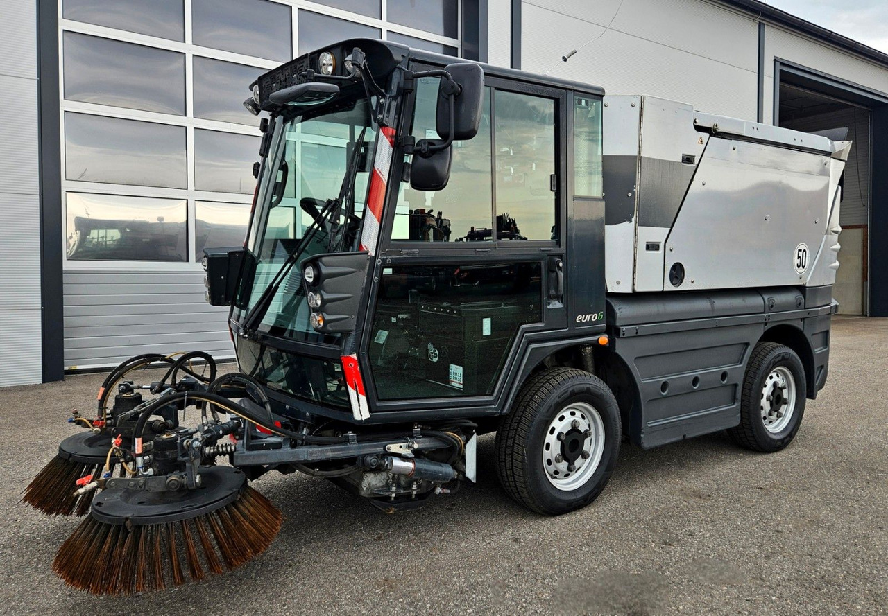 Schmidt Swingo Compact 200 Euro6 - Barredora vial: foto 1 Schmidt Swingo Compact 200 Euro6 - Barredora vial: foto 1