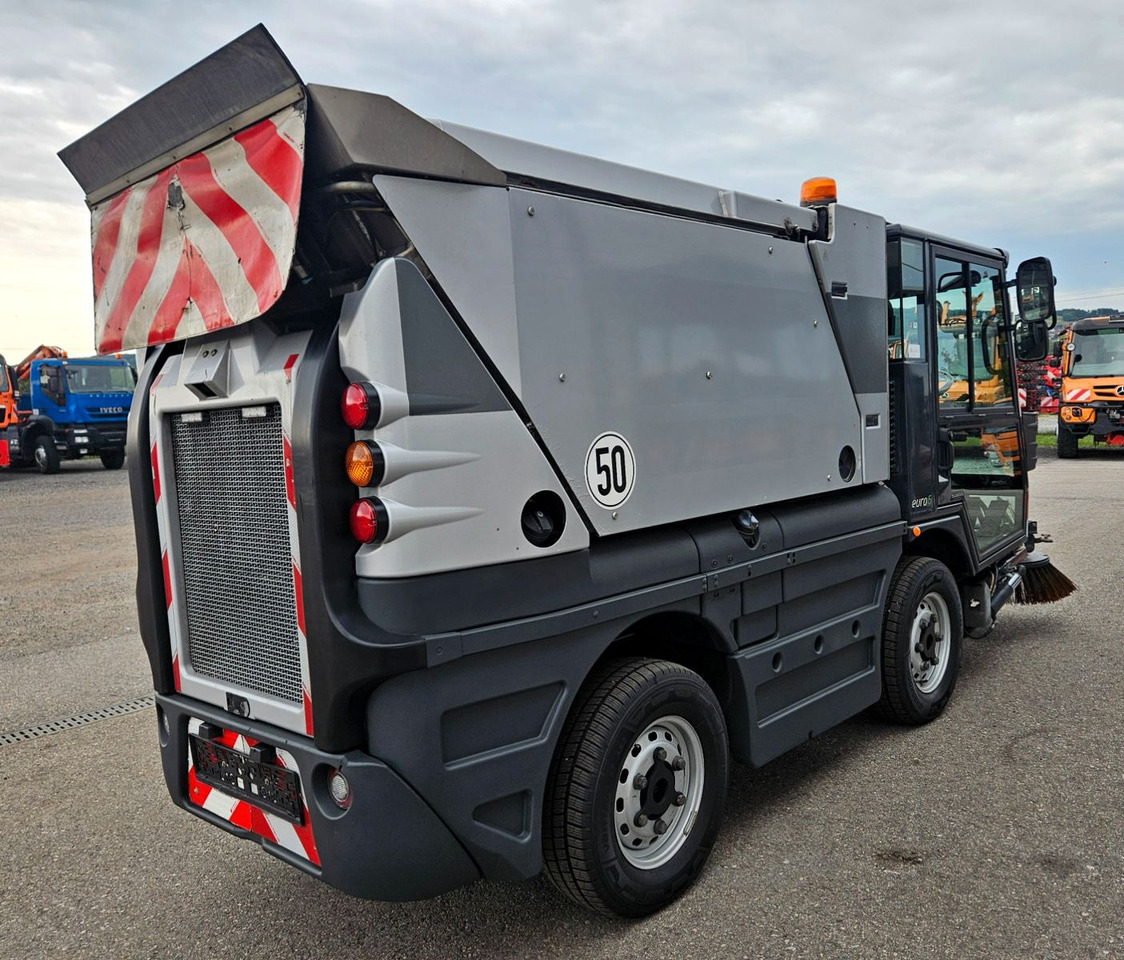 Schmidt Swingo Compact 200 Euro6 - Barredora vial: foto 4 Schmidt Swingo Compact 200 Euro6 - Barredora vial: foto 4