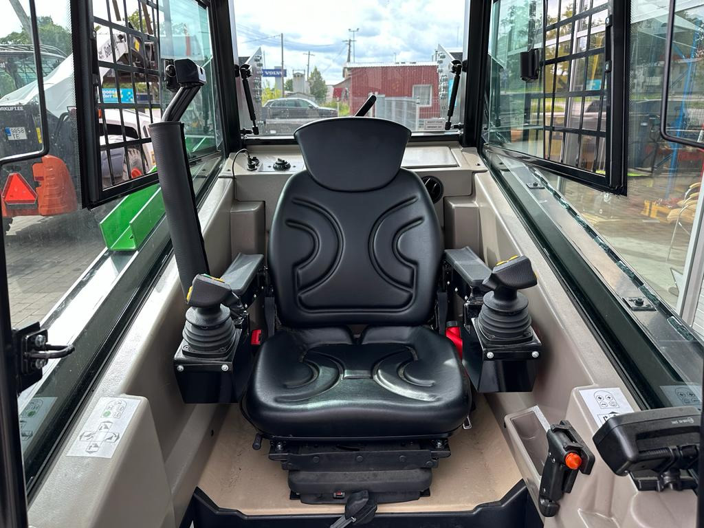 Minicargadora Firstgreen Elise 900: foto 11