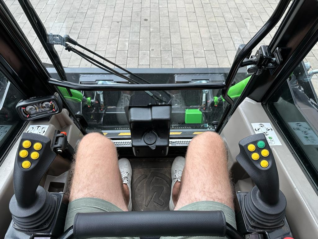 Minicargadora Firstgreen Elise 900: foto 12
