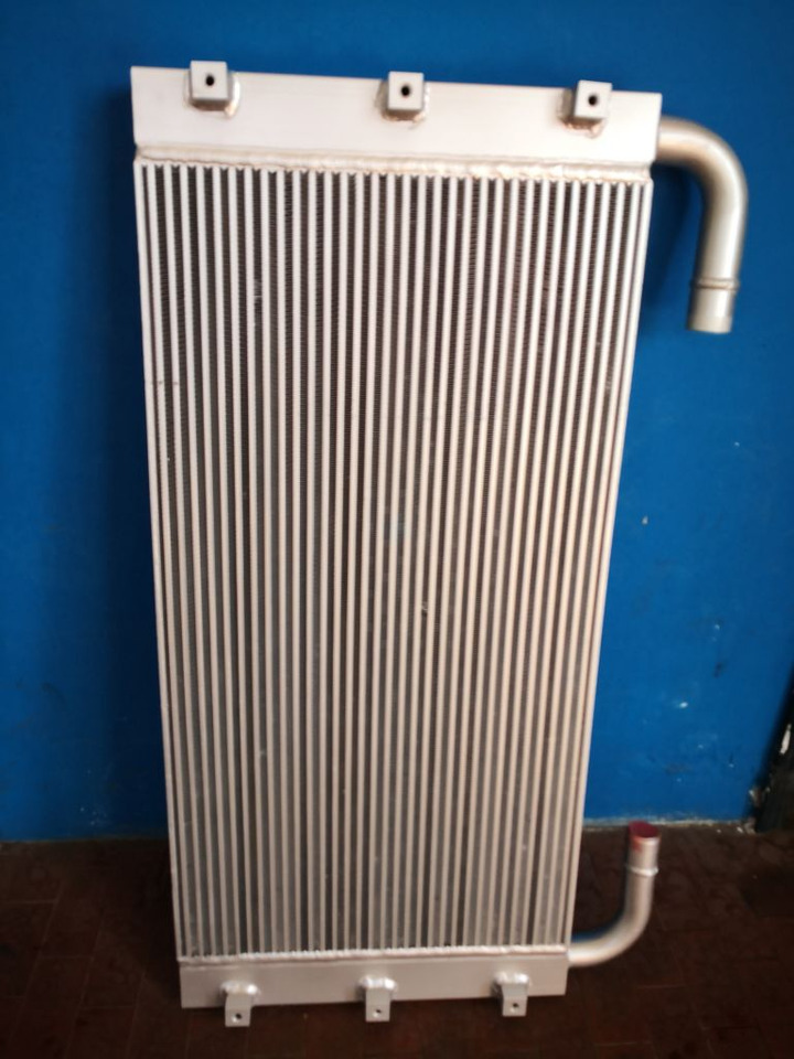 4650356 OILCOOLER HITACHI ZX270.3 280.3 - Radiador: foto 2 4650356 OILCOOLER HITACHI ZX270.3 280.3 - Radiador: foto 2