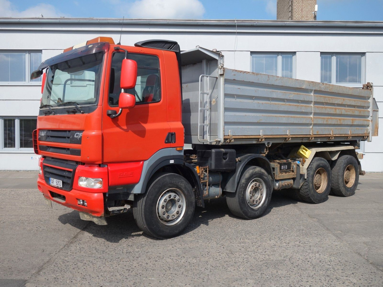 DAF CF85.410 8x4 mit Meiller - Camión volquete: foto 2 DAF CF85.410 8x4 mit Meiller - Camión volquete: foto 2