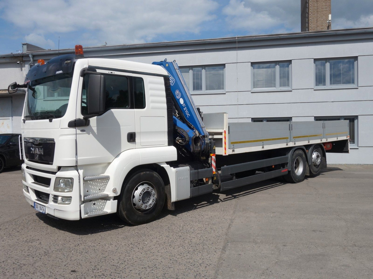 MAN TGS 26.360 FG 6x2 mit Fassi F210C - Camión grúa: foto 1 MAN TGS 26.360 FG 6x2 mit Fassi F210C - Camión grúa: foto 1