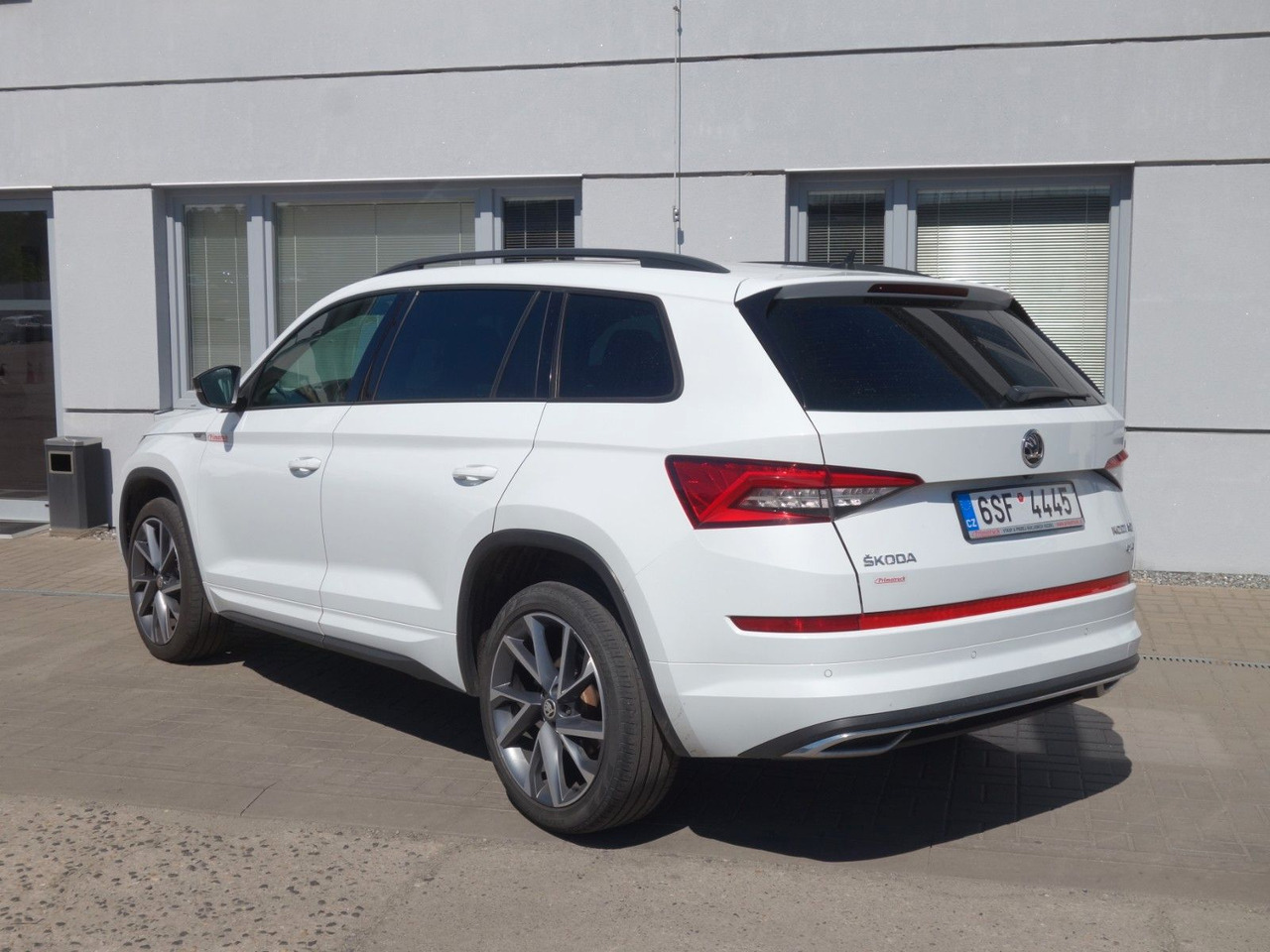 Skoda Kodiaq 2,0TDI 140kW, 4x4, SportLine, Pano, Webas - SUV/ Todoterreno: foto 4 Skoda Kodiaq 2,0TDI 140kW, 4x4, SportLine, Pano, Webas - SUV/ Todoterreno: foto 4