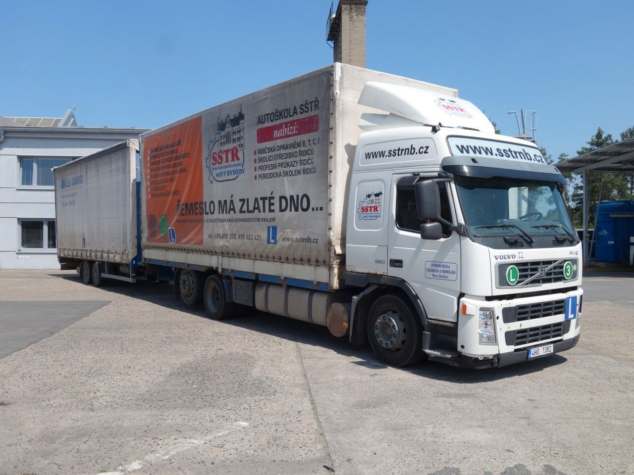 Volvo FM 380 6x2 + Panav Anhänger - Camión lona: foto 3 Volvo FM 380 6x2 + Panav Anhänger - Camión lona: foto 3