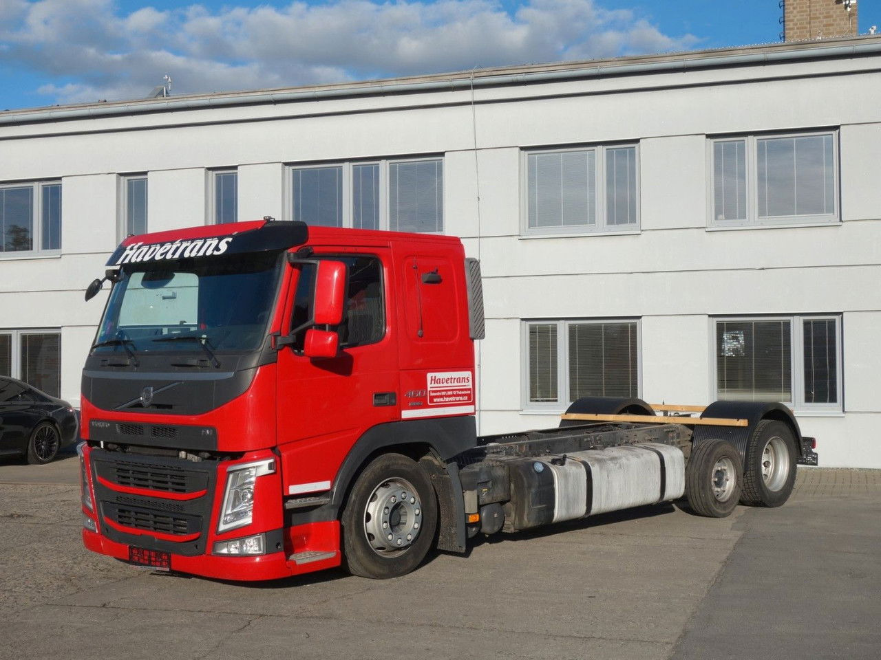 Volvo FM 460 6x2 Fahrgestell für Autotransporter - Camión portavehículos: foto 1 Volvo FM 460 6x2 Fahrgestell für Autotransporter - Camión portavehículos: foto 1