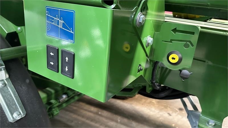 Empacadora de pacas cuadradas Krone Big Pack 1290 HDP II XC: foto 7 Empacadora de pacas cuadradas Krone Big Pack 1290 HDP II XC: foto 7