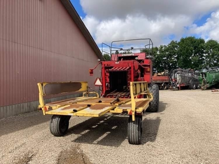 Massey Ferguson LB190 Fieldstar *** m. parkland ballevogn *** - Empacadora de pacas cuadradas: foto 4 Massey Ferguson LB190 Fieldstar *** m. parkland ballevogn *** - Empacadora de pacas cuadradas: foto 4