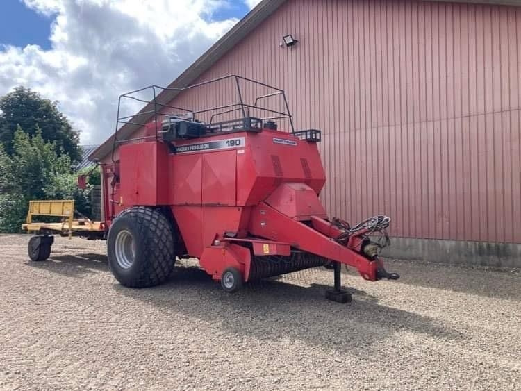 Massey Ferguson LB190 Fieldstar *** m. parkland ballevogn *** - Empacadora de pacas cuadradas: foto 2 Massey Ferguson LB190 Fieldstar *** m. parkland ballevogn *** - Empacadora de pacas cuadradas: foto 2