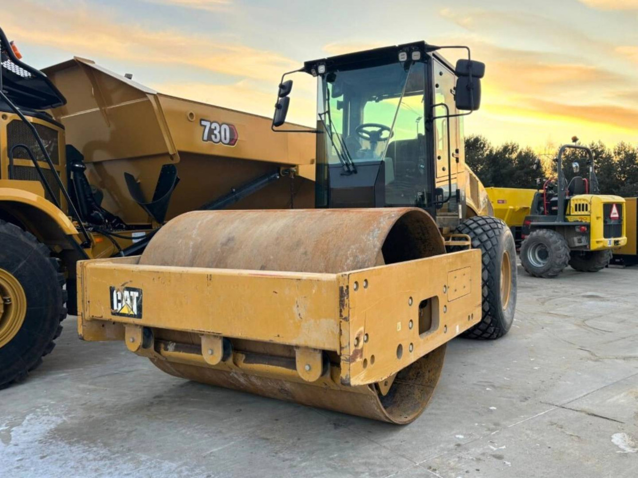 CAT CS64B - Compactador: foto 1 CAT CS64B - Compactador: foto 1