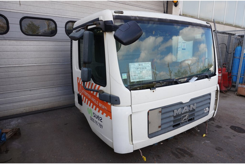 MAN F99L10 TGM 6 CYL 81.60000-7786 - Cabina e interior para Camión: foto 2 MAN F99L10 TGM 6 CYL 81.60000-7786 - Cabina e interior para Camión: foto 2