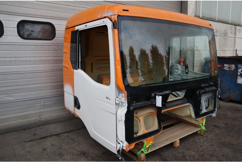 MAN MAN TGS EURO6 NN CABINE - Cabina e interior para Camión: foto 3 MAN MAN TGS EURO6 NN CABINE - Cabina e interior para Camión: foto 3
