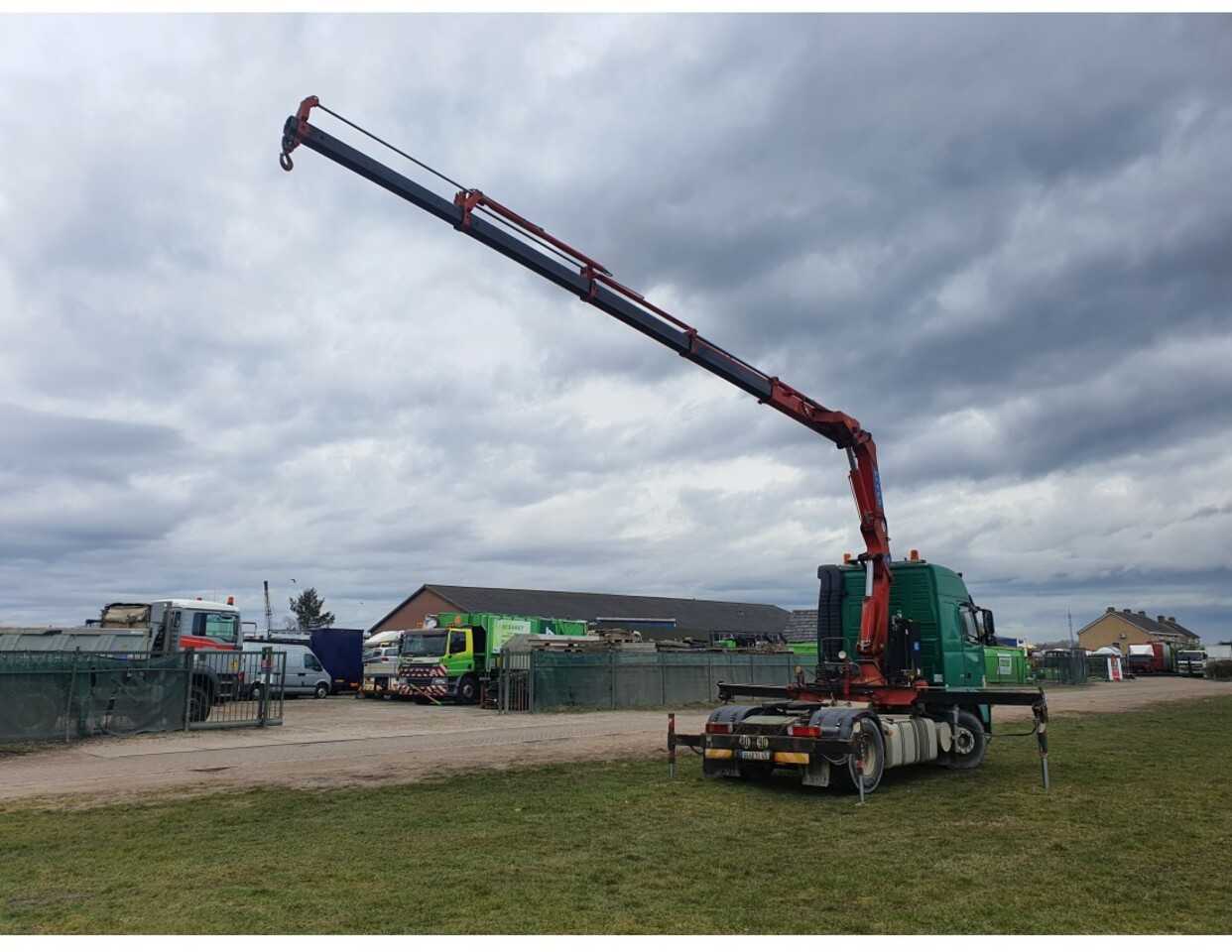 VOLVO FH 420 4X2 EURO 3 CRANE EFFER 25T 13M REMOTE CONTROL MANUAL RETARDER - Cabeza tractora: foto 2 VOLVO FH 420 4X2 EURO 3 CRANE EFFER 25T 13M REMOTE CONTROL MANUAL RETARDER - Cabeza tractora: foto 2