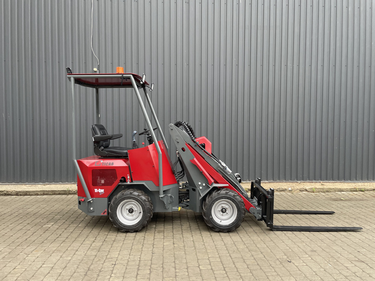 TICAB Multifunctional Mini Loader, Compact Wheel Loader, Manufacturer! - Carretilla elevadora diésel: foto 5 TICAB Multifunctional Mini Loader, Compact Wheel Loader, Manufacturer! - Carretilla elevadora diésel: foto 5