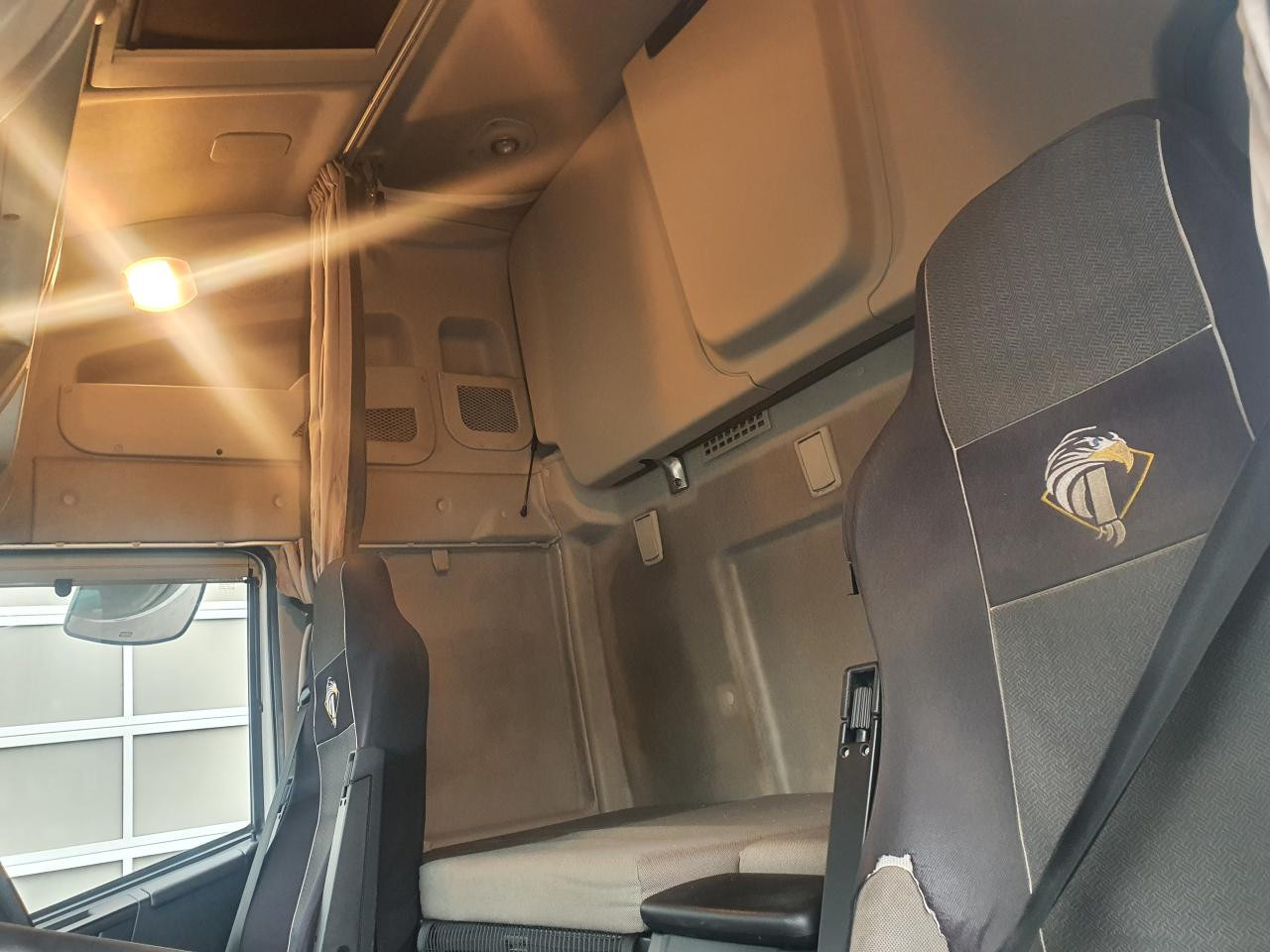 Foto del interior 1: Cabeza tractora IVECO Stralis AS440S46T/P