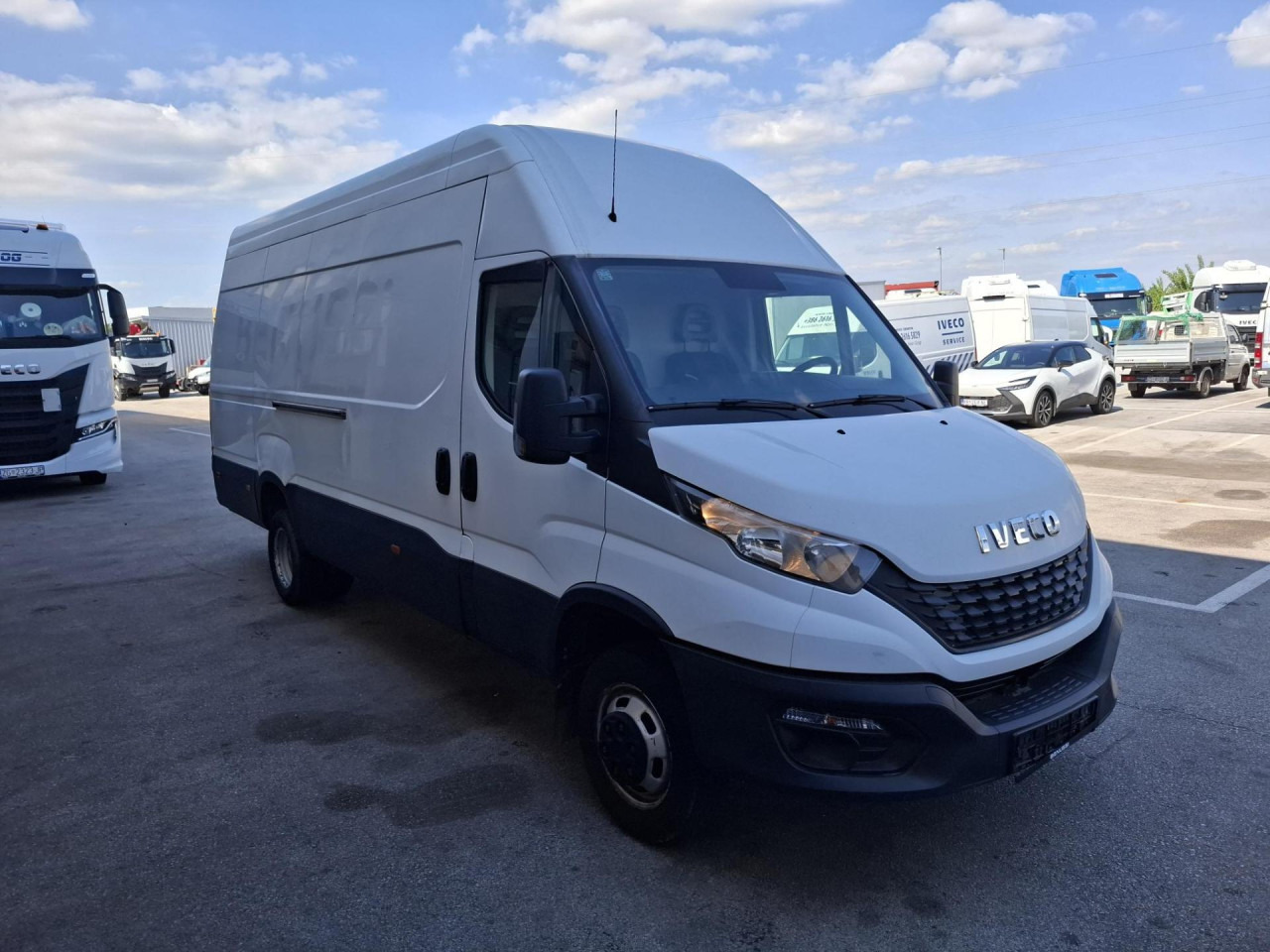 IVECO Daily 35C16V - Furgoneta de pasajeros: foto 2 IVECO Daily 35C16V - Furgoneta de pasajeros: foto 2