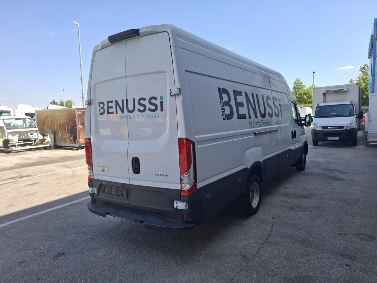 IVECO Daily 35C18H V - Furgoneta de pasajeros: foto 3 IVECO Daily 35C18H V - Furgoneta de pasajeros: foto 3