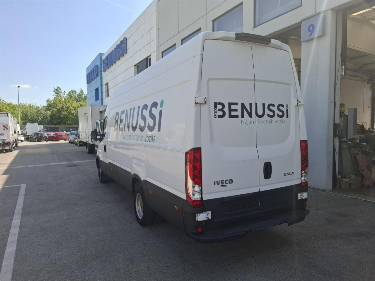 IVECO Daily 35C18H V - Furgoneta de pasajeros: foto 4 IVECO Daily 35C18H V - Furgoneta de pasajeros: foto 4