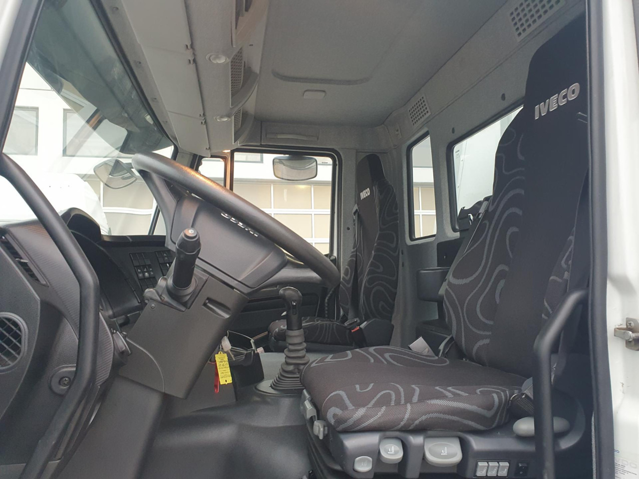 IVECO Stralis AD260S46Y/P - Camión caja cerrada: foto 2 IVECO Stralis AD260S46Y/P - Camión caja cerrada: foto 2